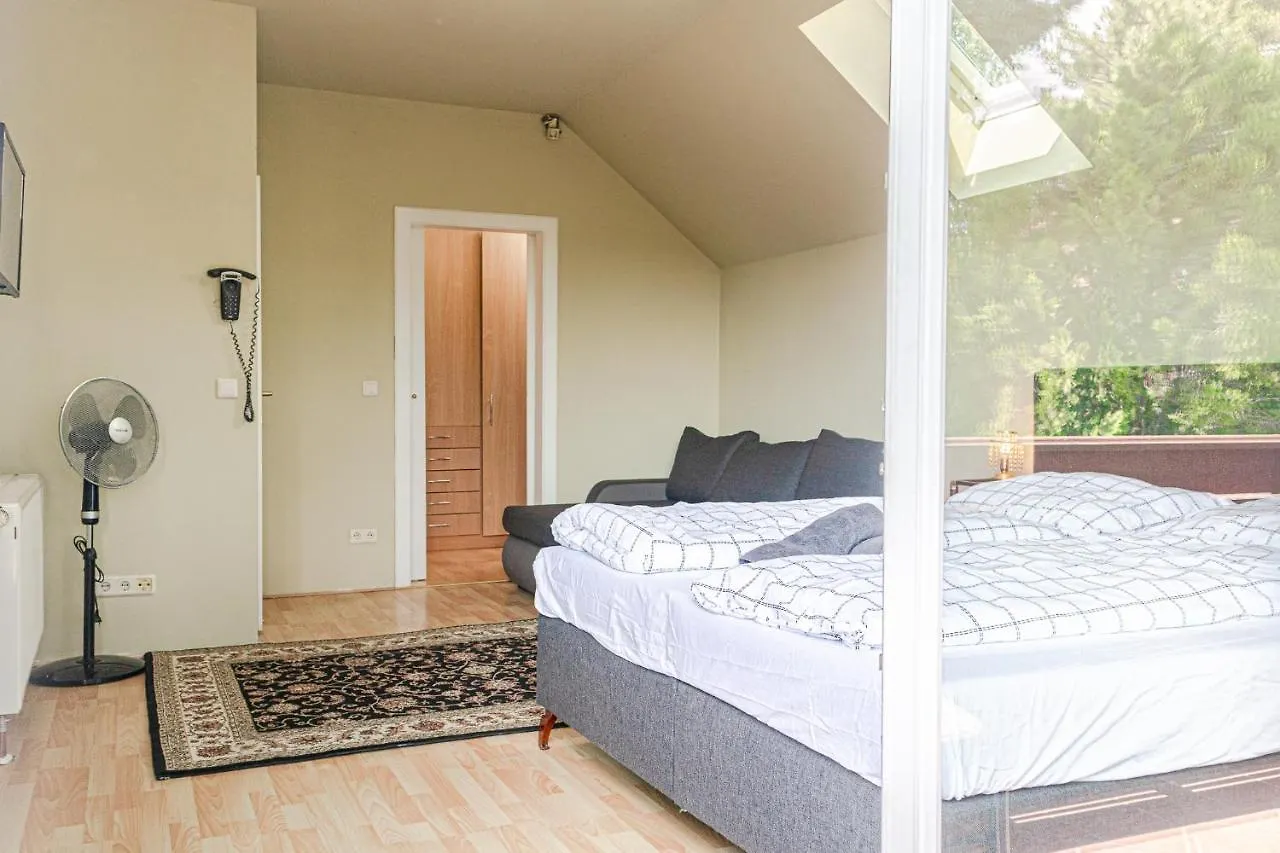 アパート Exquisite Shared Villa - Your Private Room In This Beautiful Home ウィーン オーストリア