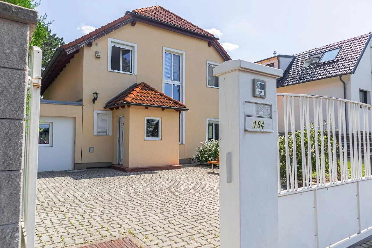 Apartamento Exquisite Shared Villa - Your Private Room In This Beautiful Home Viena