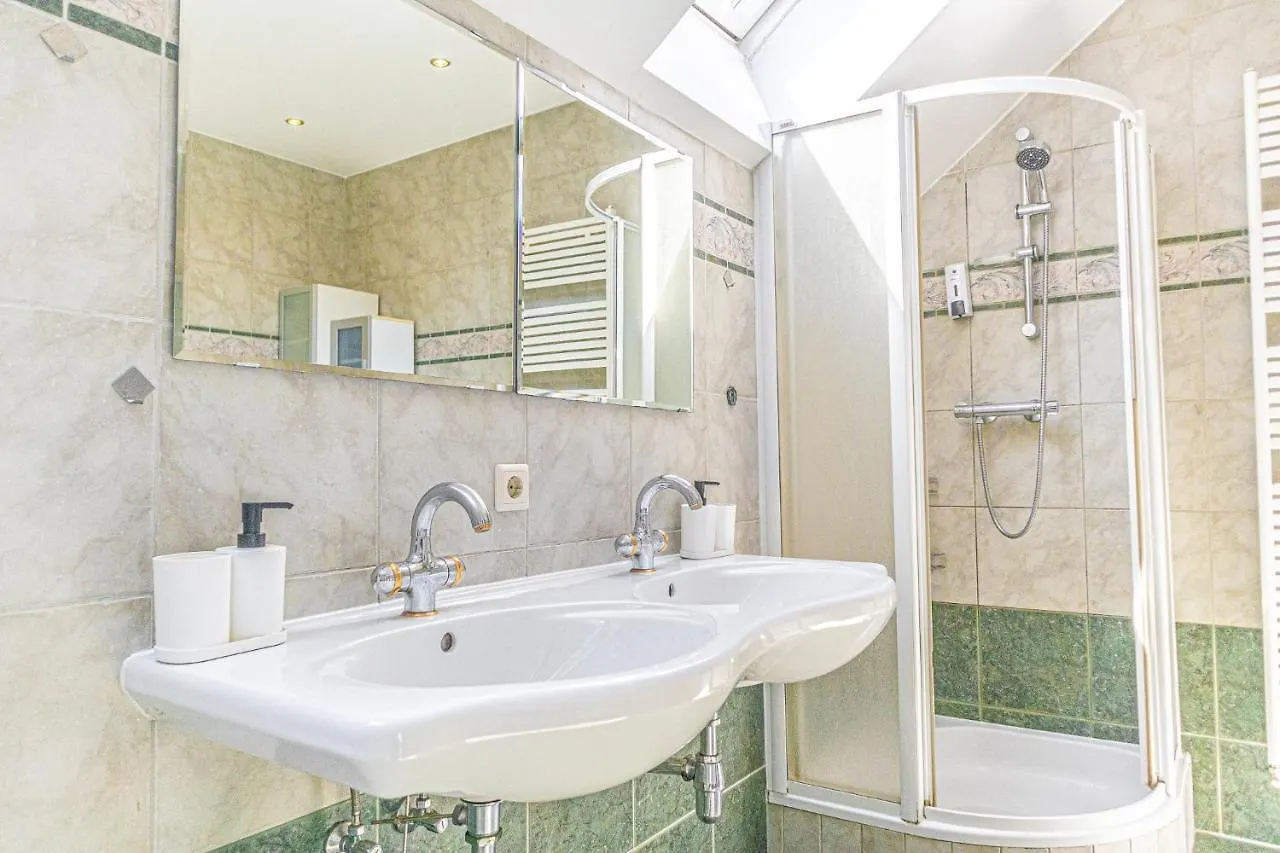 Apartament Exquisite Shared Villa - Your Private Room In This Beautiful Home Wiedeń Austria
