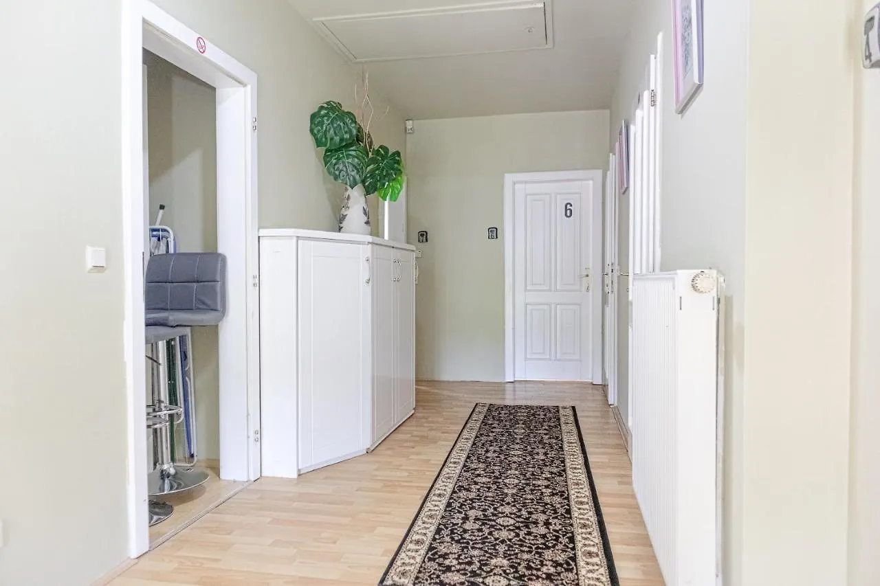 Apartament Exquisite Shared Villa - Your Private Room In This Beautiful Home Wiedeń