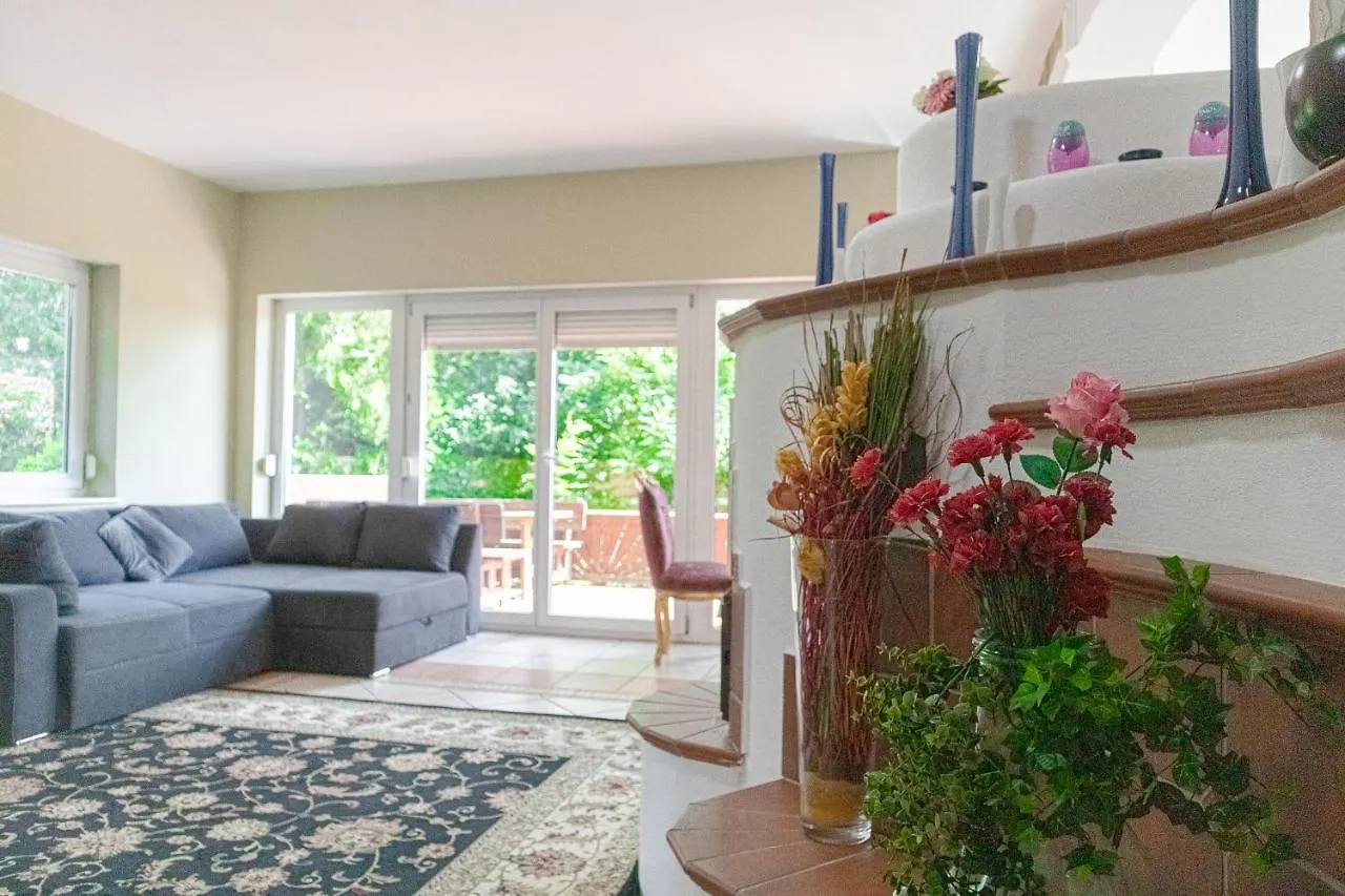 Exquisite Shared Villa - Your Private Room In This Beautiful Home Wiedeń 0*,  Austria