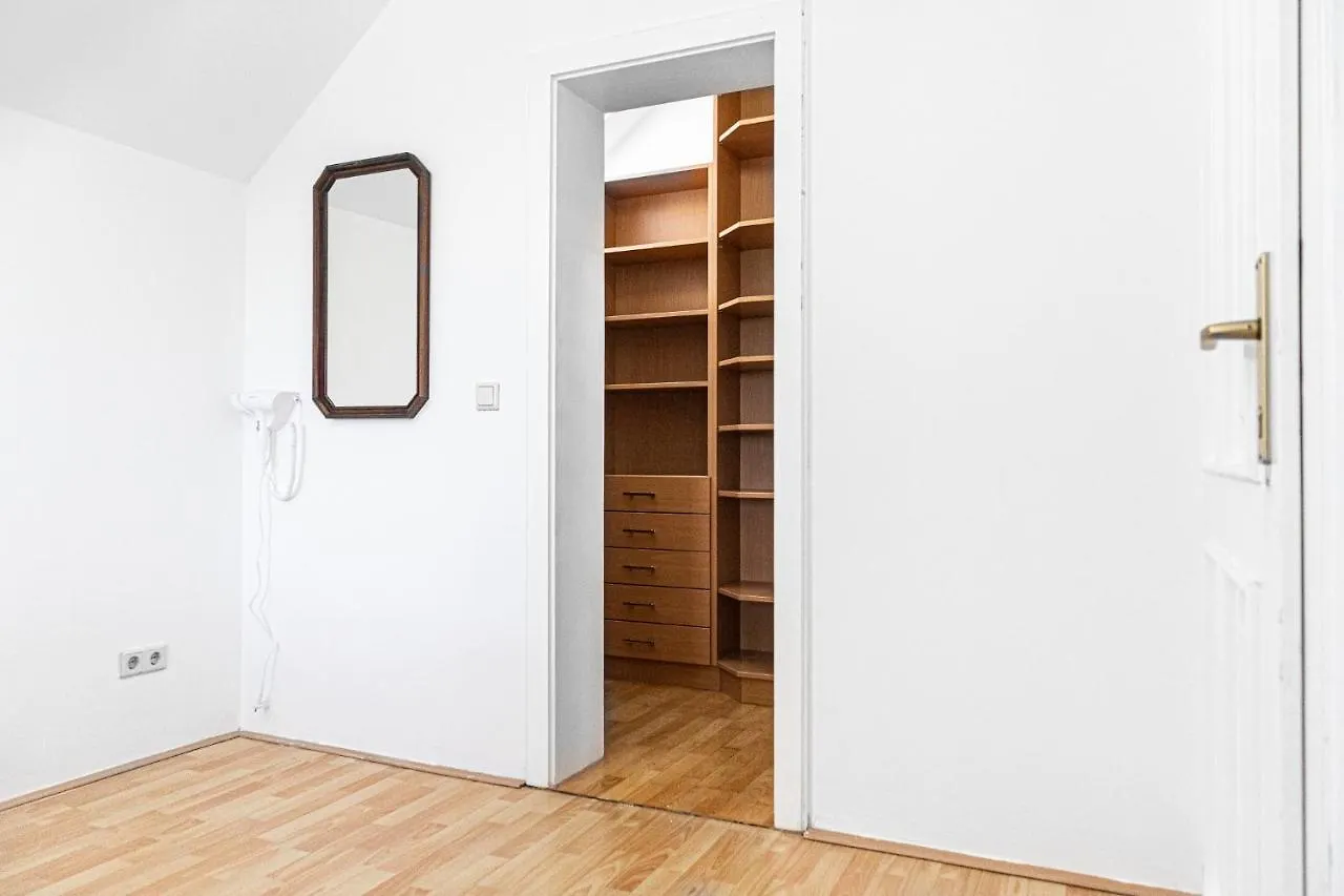 Exquisite Shared Villa - Your Private Room In This Beautiful Home Viena 0*,
