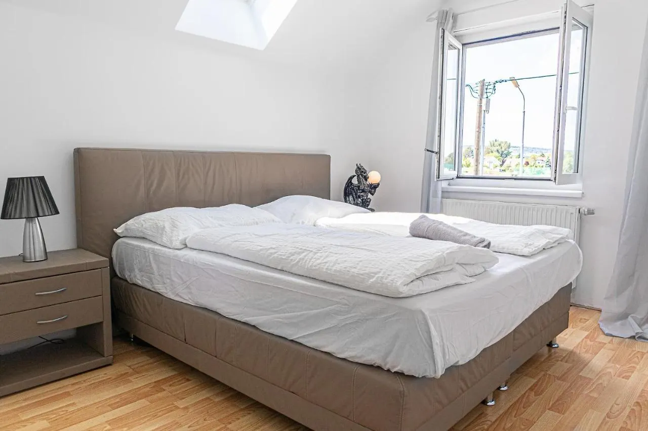 Apartament Exquisite Shared Villa - Your Private Room In This Beautiful Home Wiedeń Austria