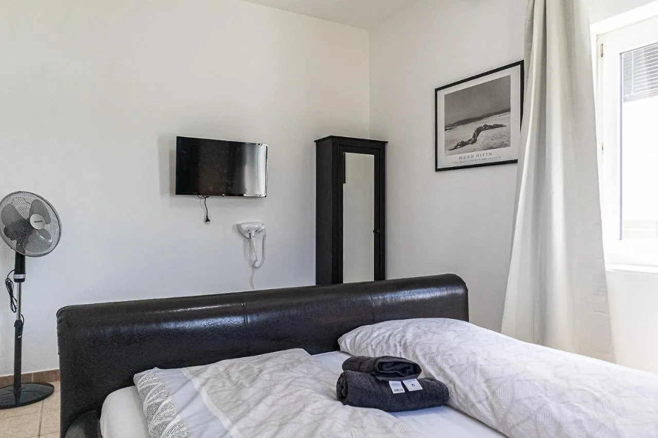 Exquisite Shared Villa - Your Private Room In This Beautiful Home Wiedeń