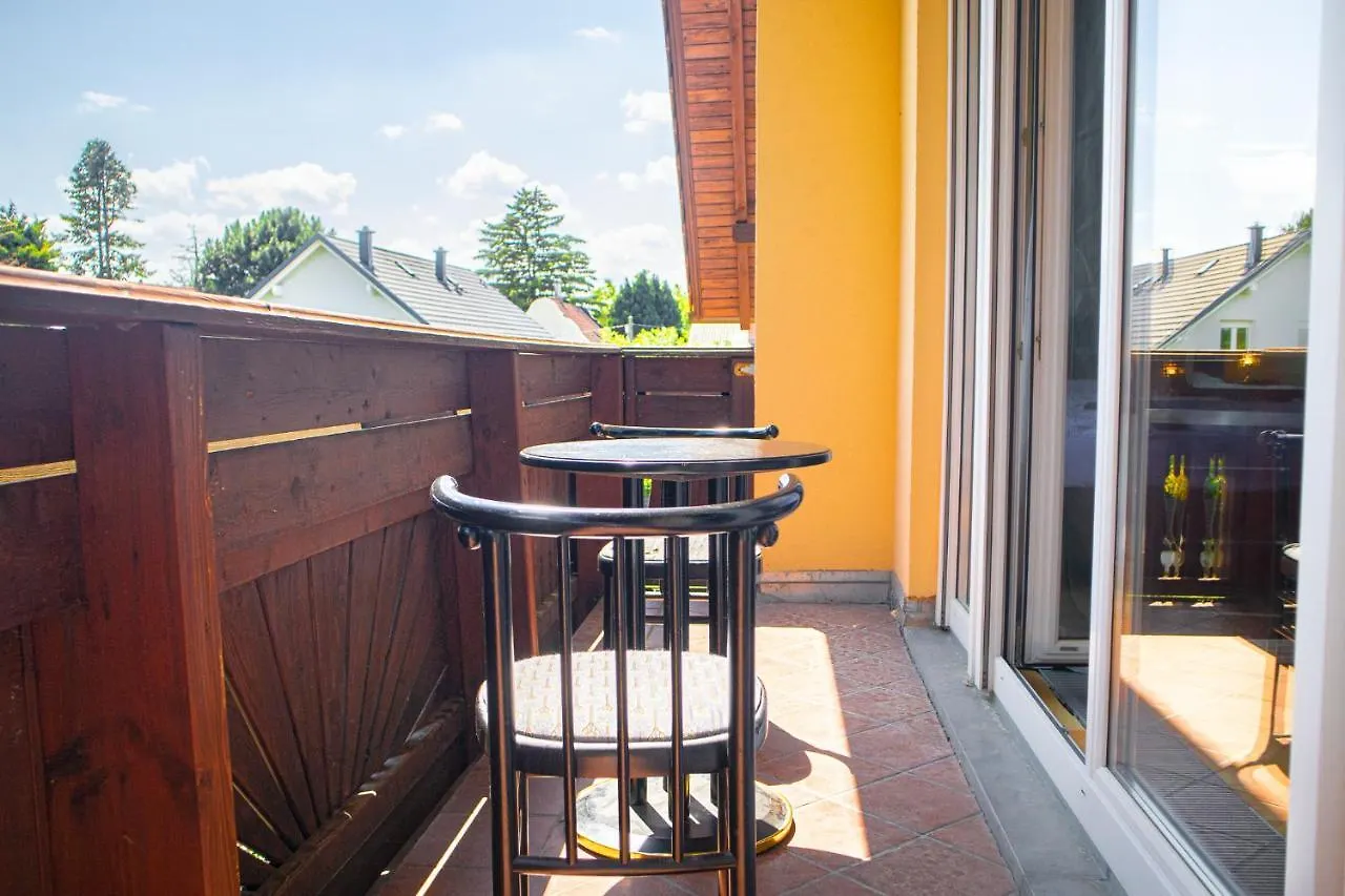 Exquisite Shared Villa - Your Private Room In This Beautiful Home Wiedeń 0*,  Austria
