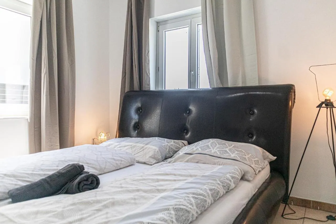 Exquisite Shared Villa - Your Private Room In This Beautiful Home Wiedeń Apartament