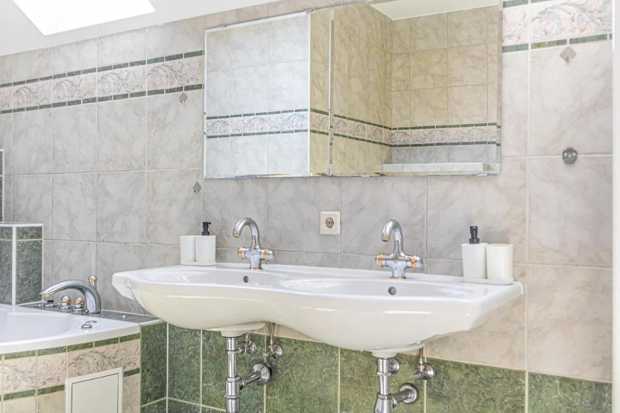 Exquisite Shared Villa - Your Private Room In This Beautiful Home Βιέννη