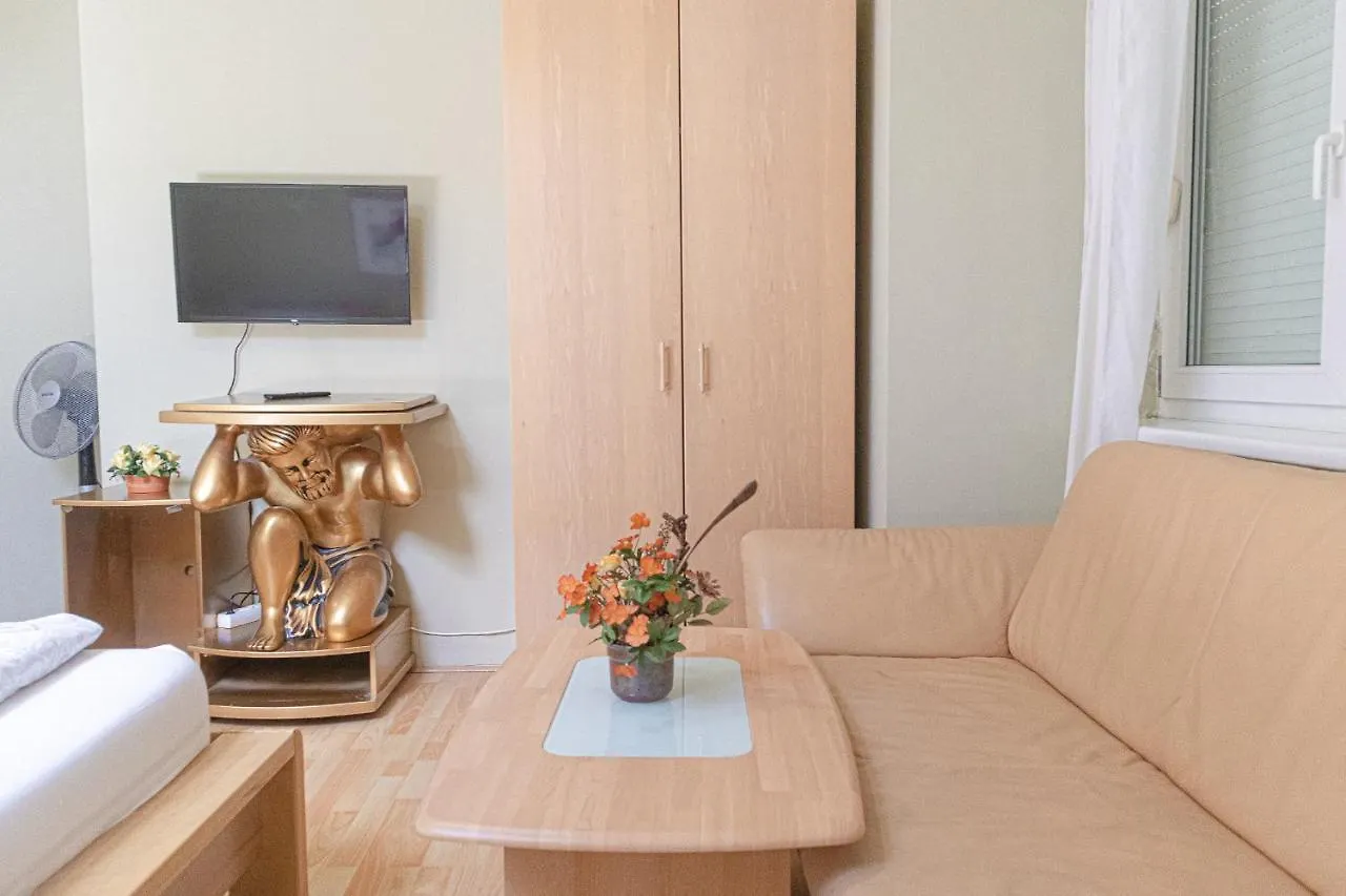 Exquisite Shared Villa - Your Private Room In This Beautiful Home Βιέννη 0*,